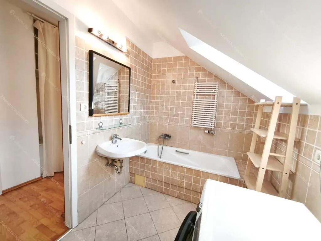 Kiadó albérlet 420000 Ft/hó áron: Budapest, XII. kerület  Istenhegyi út. Mérete: 110 nm, 3 szobás | Alberlet.hu - 6648818