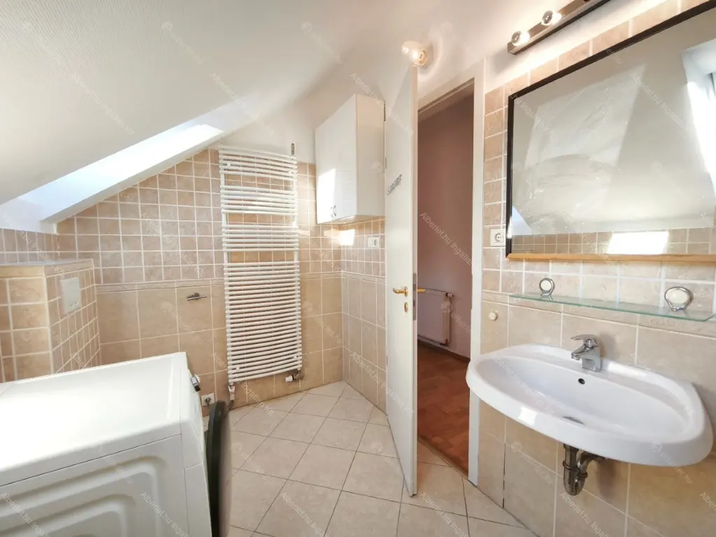 Kiadó albérlet 420000 Ft/hó áron: Budapest, XII. kerület  Istenhegyi út. Mérete: 110 nm, 3 szobás | Alberlet.hu - 6648820