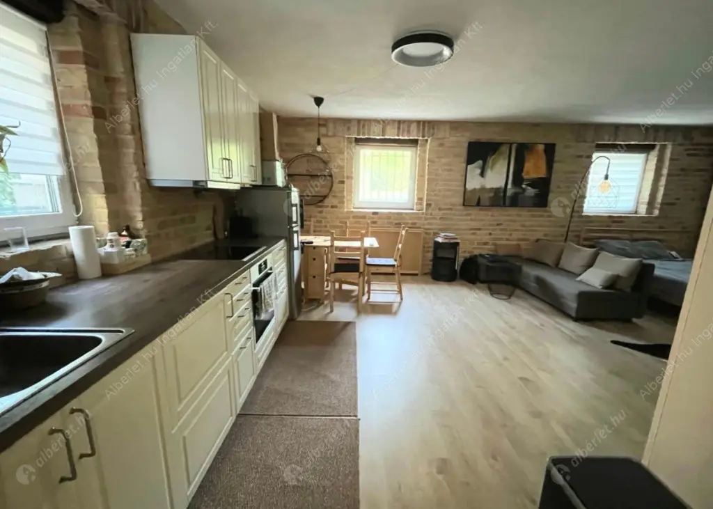 Kiadó albérlet 269000 Ft/hó áron: Budapest, XII. kerület  Istenhegyi út. Mérete: 45 nm, 1 szobás | Alberlet.hu - 6582836