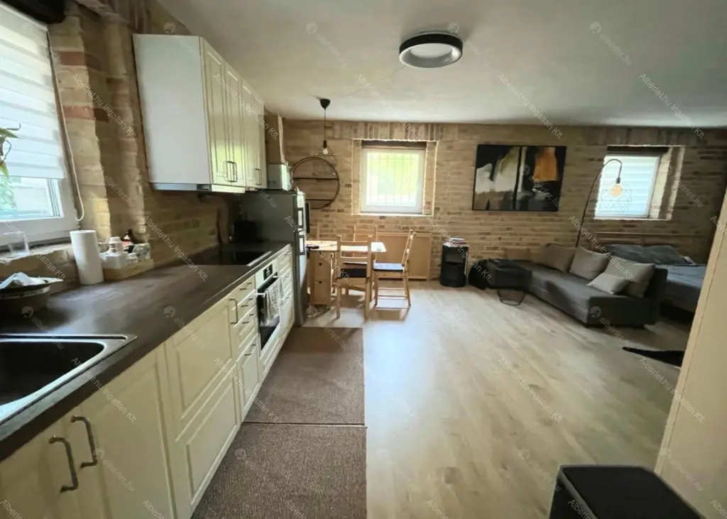 Kiadó albérlet 269000 Ft/hó áron: Budapest, XII. kerület  Istenhegyi út. Mérete: 45 nm, 1 szobás | Alberlet.hu - 6656092