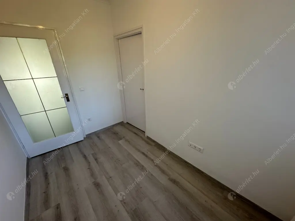 Kiadó albérlet 380000 Ft/hó áron: Budapest, XII. kerület  Istenhegyi út. Mérete: 71 nm, 2 szobás | Alberlet.hu - 6566338