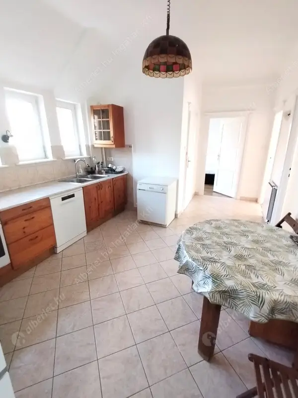 Kiadó albérlet 370000 Ft/hó áron: Budapest, XII. kerület  Kiss János altábornagy utca. Mérete: 87 nm, 3 szobás | Alberlet.hu - 6594026