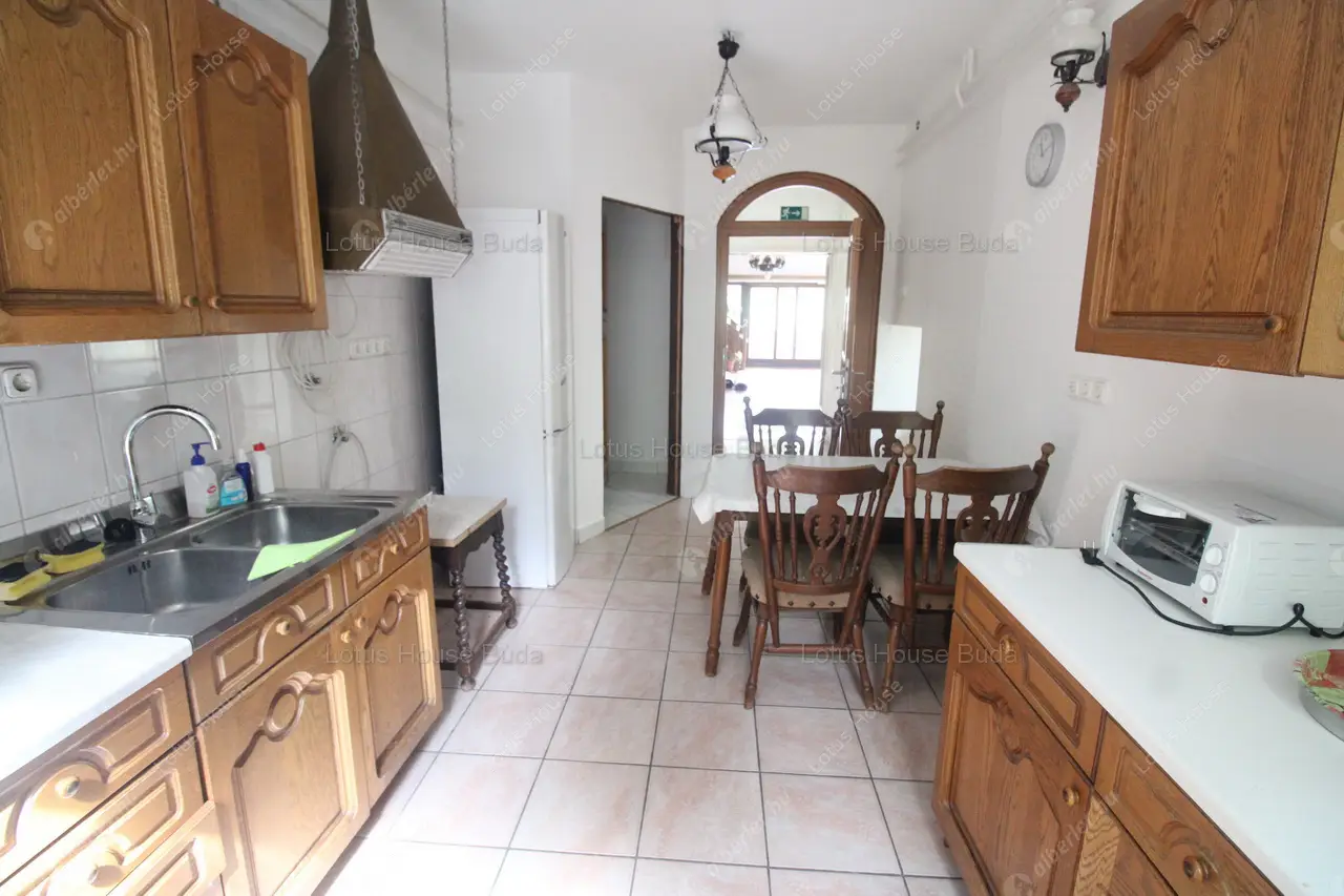 Kiadó albérlet 360000 Ft/hó áron: Budapest, XII. kerület  Kútvölgyi út. Mérete: 130 nm, 3 szobás | Alberlet.hu - 6487963