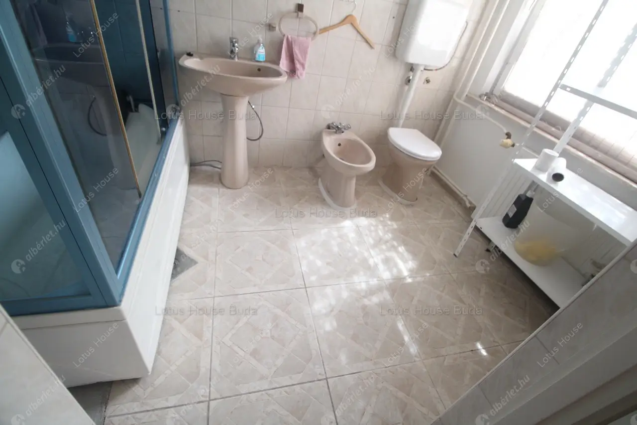 Kiadó albérlet 360000 Ft/hó áron: Budapest, XII. kerület  Kútvölgyi út. Mérete: 130 nm, 3 szobás | Alberlet.hu - 6487975