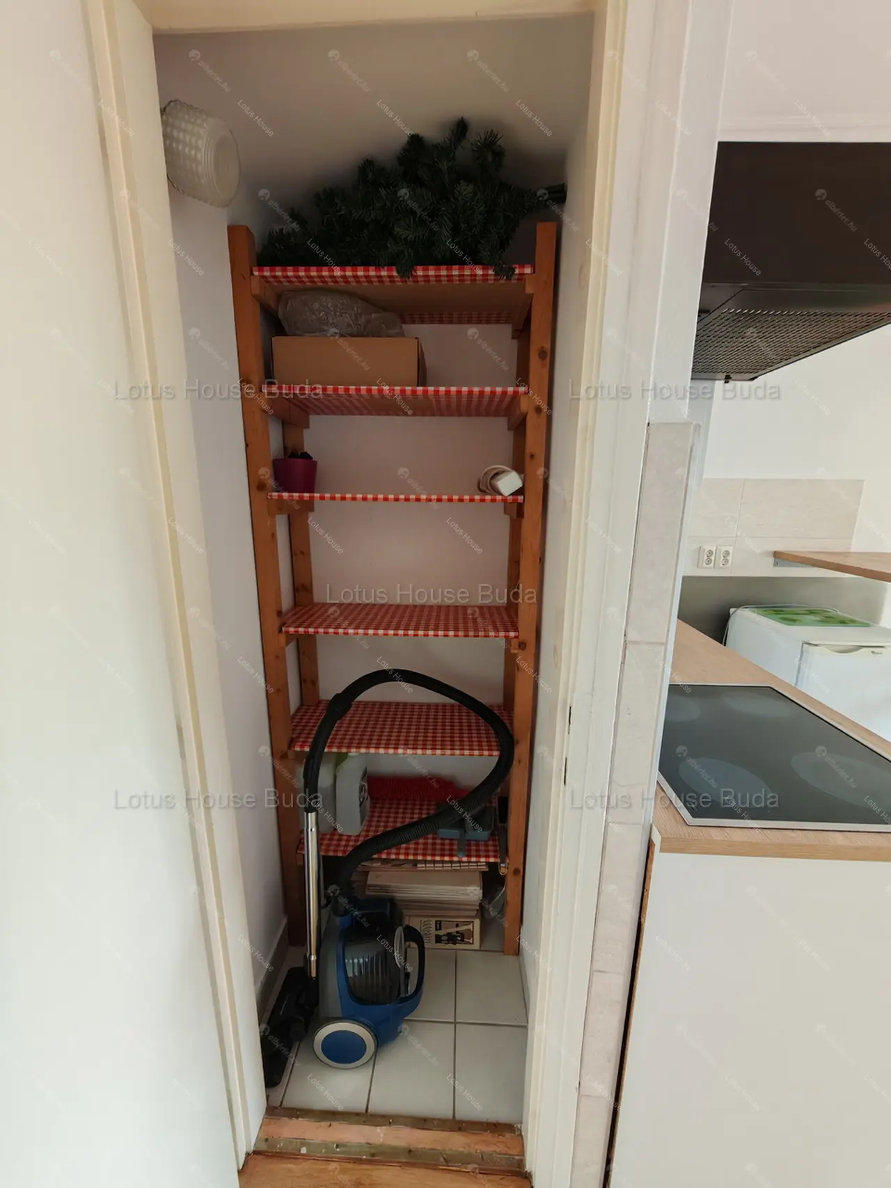 Kiadó albérlet 260000 Ft/hó áron: Budapest, XII. kerület  Magyar jakobinusok tere. Mérete: 54 nm, 2 szobás | Alberlet.hu - 6677354