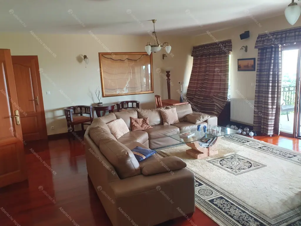 Kiadó albérlet 2200000 Ft/hó áron: Budapest, XII. kerület  Mártonvölgy utca. Mérete: 420 nm, 8 szobás | Alberlet.hu - 6634148