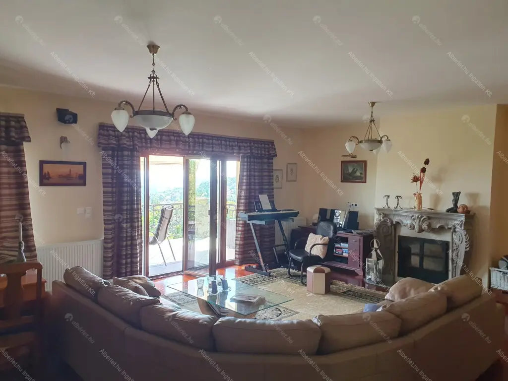 Kiadó albérlet 2200000 Ft/hó áron: Budapest, XII. kerület  Mártonvölgy utca. Mérete: 420 nm, 8 szobás | Alberlet.hu - 6634149