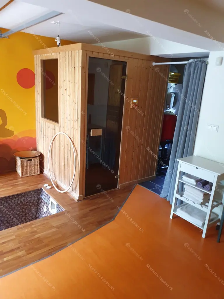 Kiadó albérlet 2200000 Ft/hó áron: Budapest, XII. kerület  Mártonvölgy utca. Mérete: 420 nm, 8 szobás | Alberlet.hu - 6634157