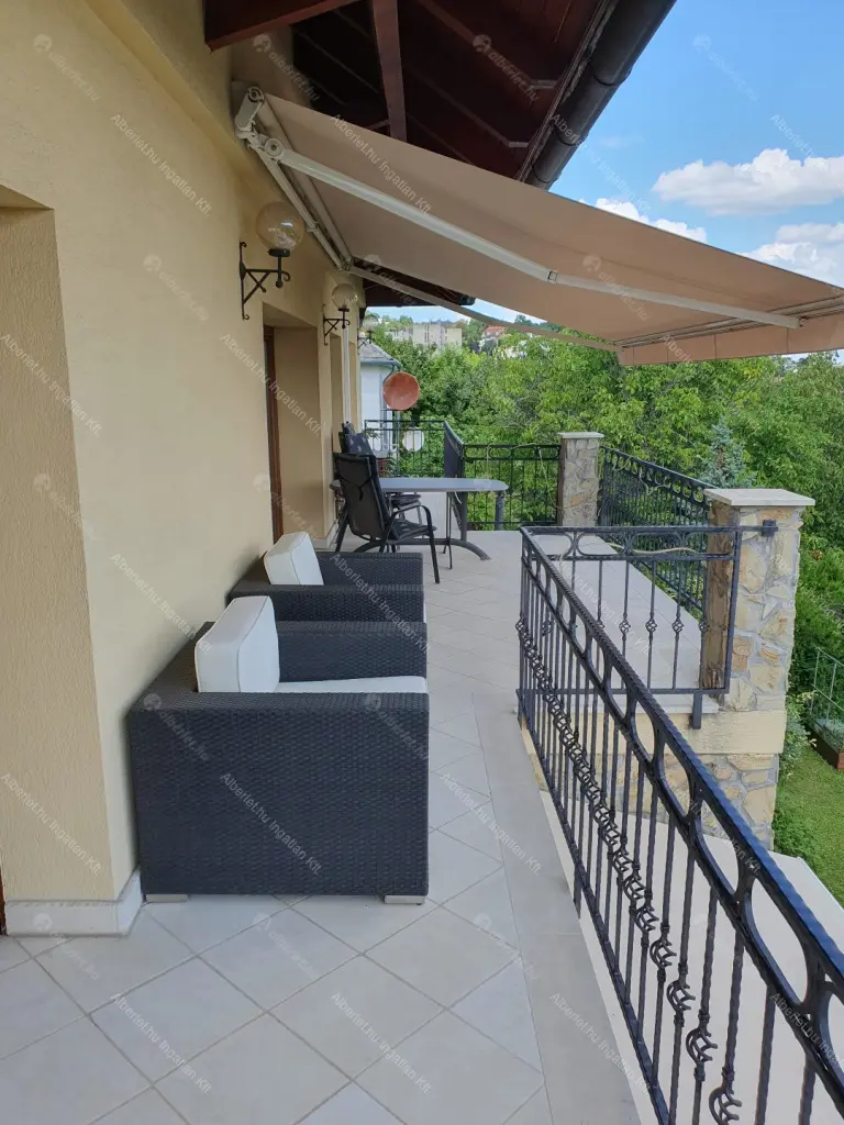 Kiadó albérlet 2200000 Ft/hó áron: Budapest, XII. kerület  Mártonvölgy utca. Mérete: 420 nm, 8 szobás | Alberlet.hu - 6634165