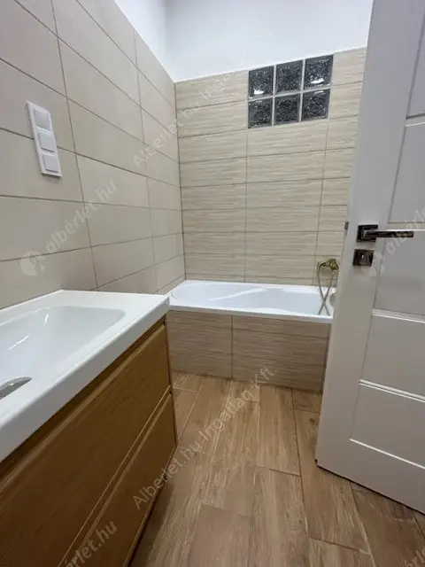 Kiadó albérlet 200000 Ft/hó áron: Budapest, XII. kerület  Melinda út. Mérete: 28 nm, 1 szobás | Alberlet.hu - 6638459