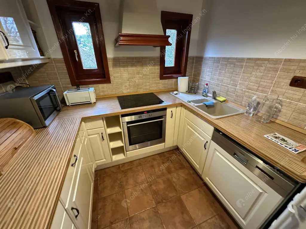 Kiadó albérlet 470000 Ft/hó áron: Budapest, XII. kerület  Nagysalló utca. Mérete: 96 nm, 3 szobás | Alberlet.hu - 6587367