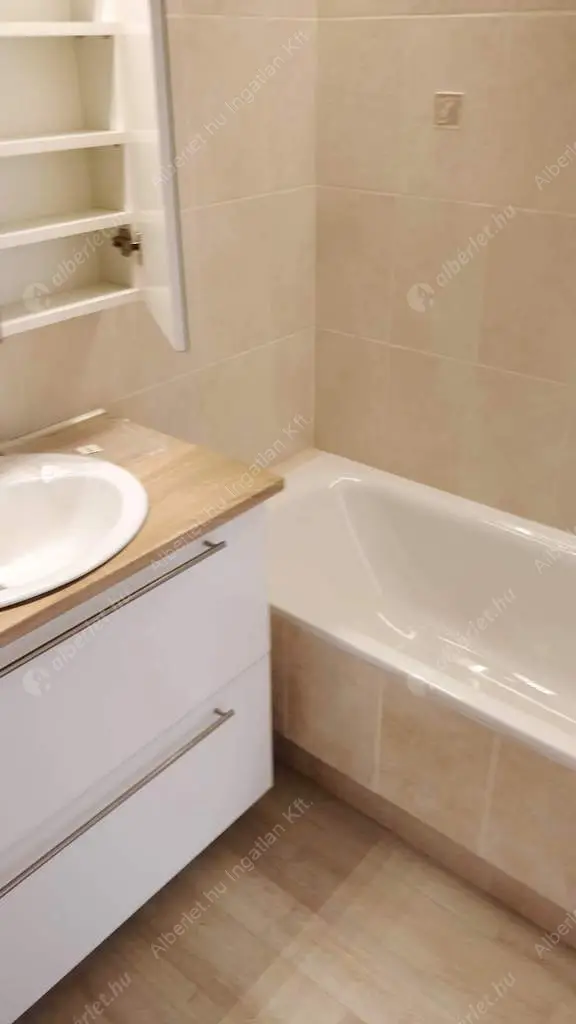 Kiadó albérlet 315000 Ft/hó áron: Budapest, XII. kerület  Nárcisz utca. Mérete: 65 nm, 2 szobás | Alberlet.hu - 6583539