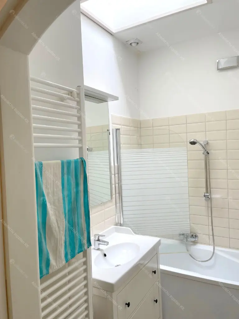 Kiadó albérlet 760000 Ft/hó áron: Budapest, XII. kerület  Németvölgyi út. Mérete: 128 nm, 5 szobás | Alberlet.hu - 6704116