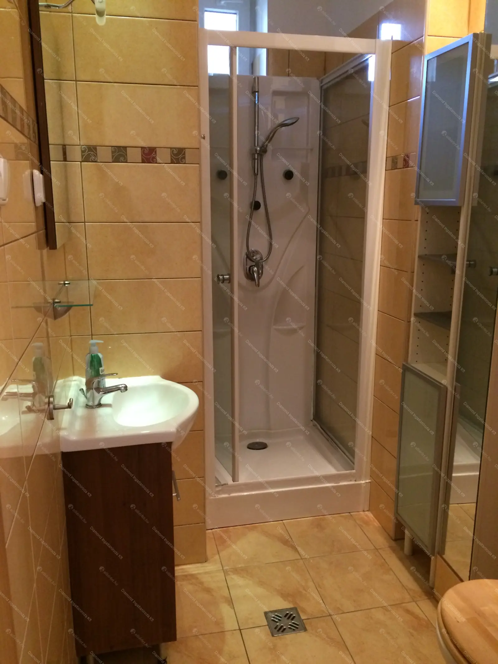 Kiadó albérlet 350000 Ft/hó áron: Budapest, XII. kerület  Németvölgyi út. Mérete: 76 nm, 3 szobás | Alberlet.hu - 6650843