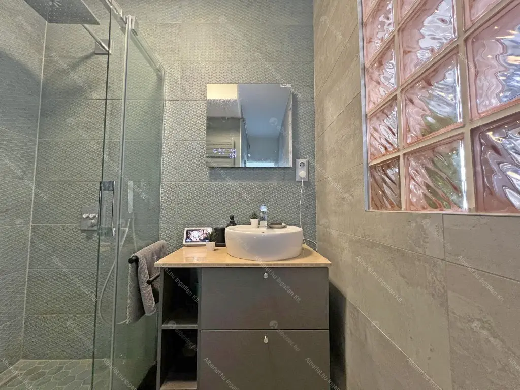 Kiadó albérlet 385000 Ft/hó áron: Budapest, XII. kerület  Óra út. Mérete: 60 nm, 2 szobás | Alberlet.hu - 6653477