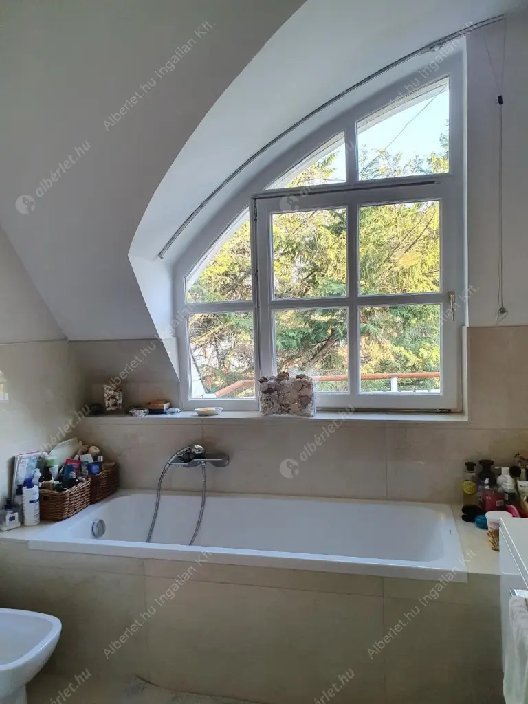 Kiadó albérlet 580000 Ft/hó áron: Budapest, XII. kerület  Patkó utca. Mérete: 152 nm, 5 szobás | Alberlet.hu - 6611808