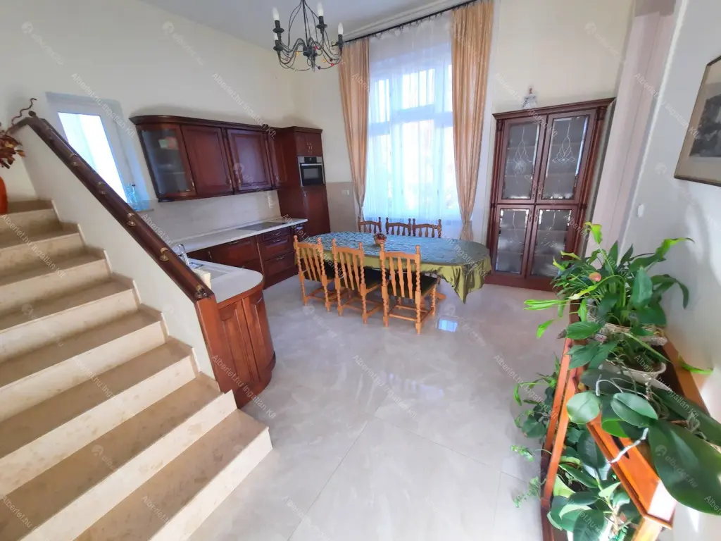 Kiadó albérlet 1000000 Ft/hó áron: Budapest, XII. kerület  Szendi utca. Mérete: 233 nm, 5 szobás | Alberlet.hu - 6692621