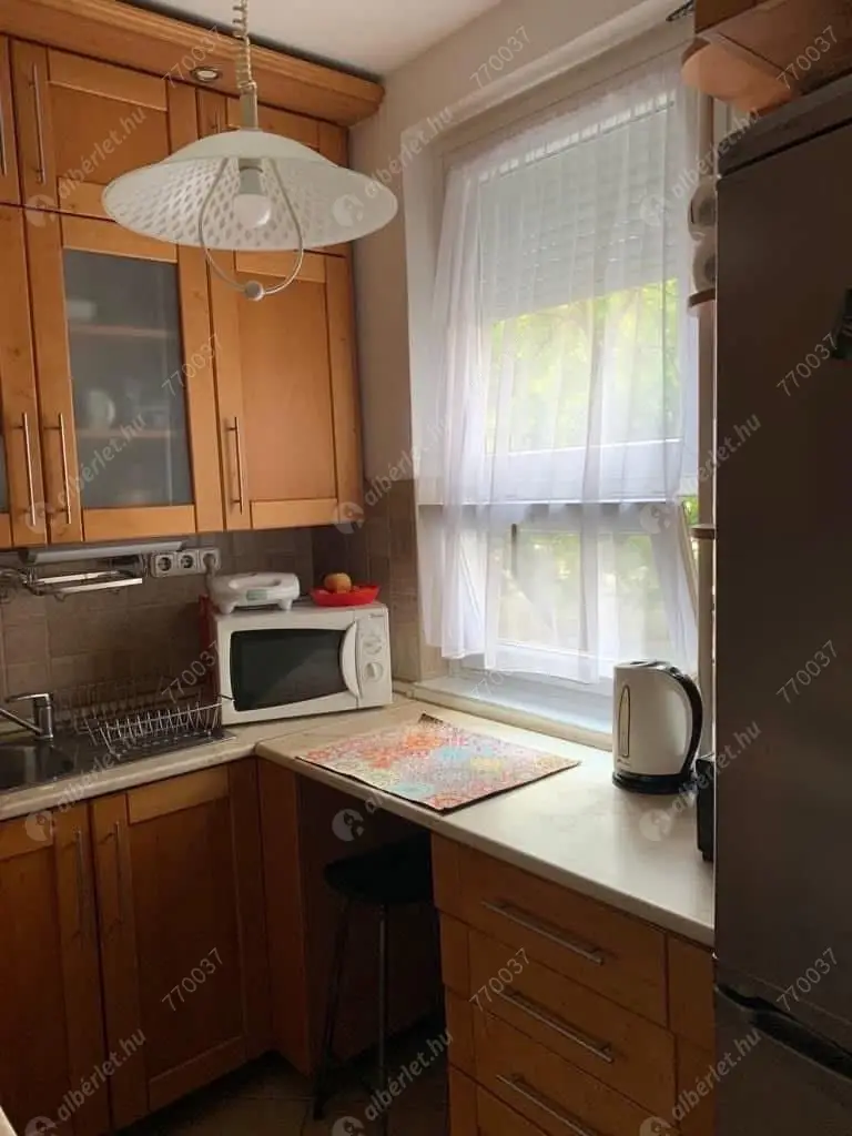 Kiadó albérlet 80000 Ft/hó áron: Budapest, XIII. kerület   . Mérete: 58 nm, 3 szobás | Alberlet.hu - 6565756