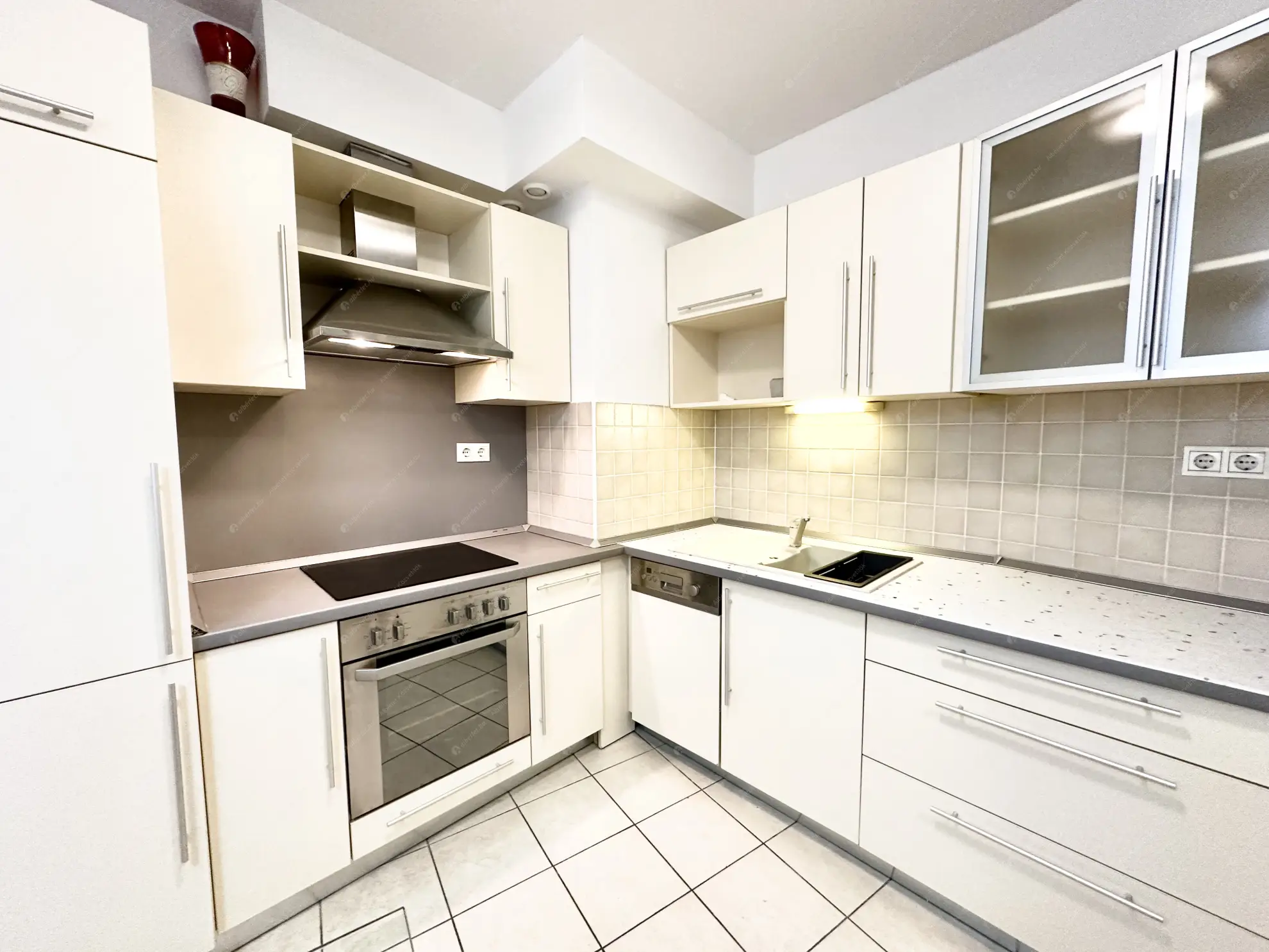 Kiadó albérlet 280000 Ft/hó áron: Budapest, XIII. kerület  Angyalföldi út. Mérete: 53 nm, 2 szobás | Alberlet.hu - 6582967