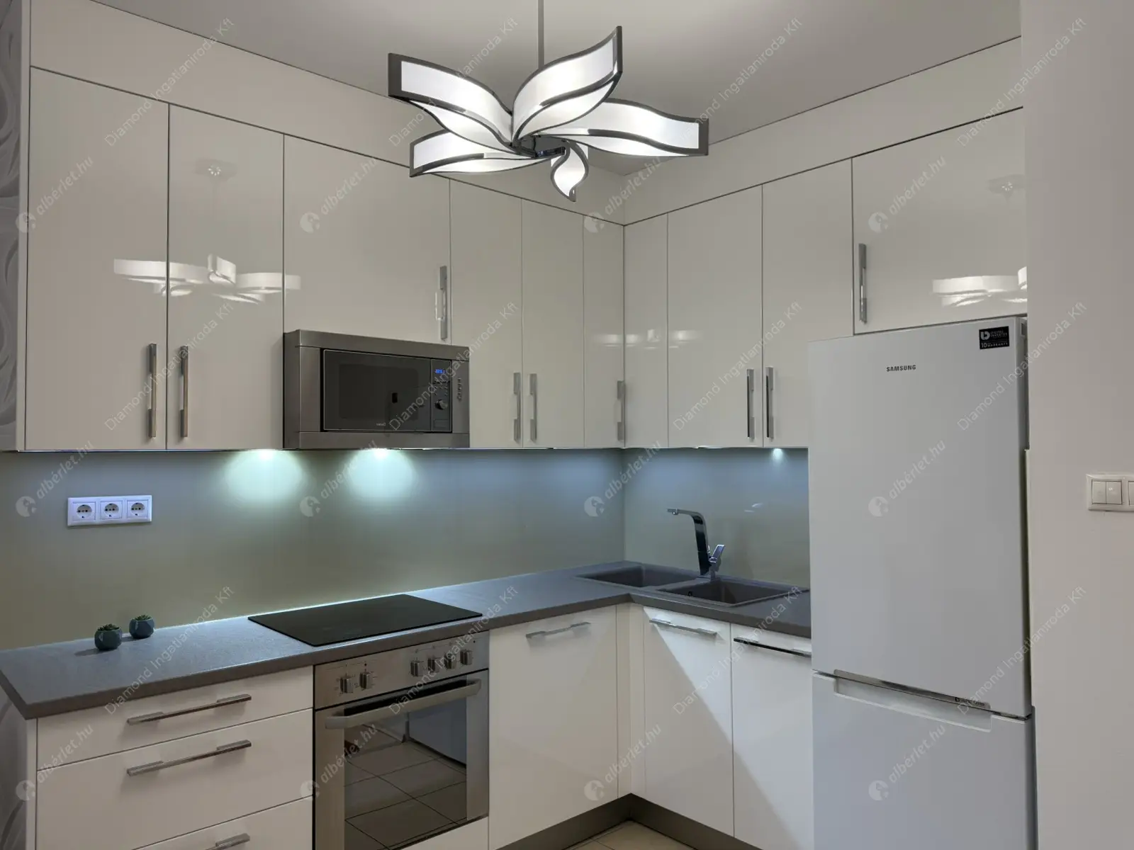 Kiadó albérlet 320000 Ft/hó áron: Budapest, XIII. kerület  Angyalföldi út. Mérete: 60 nm, 2 szobás | Alberlet.hu - 6598723