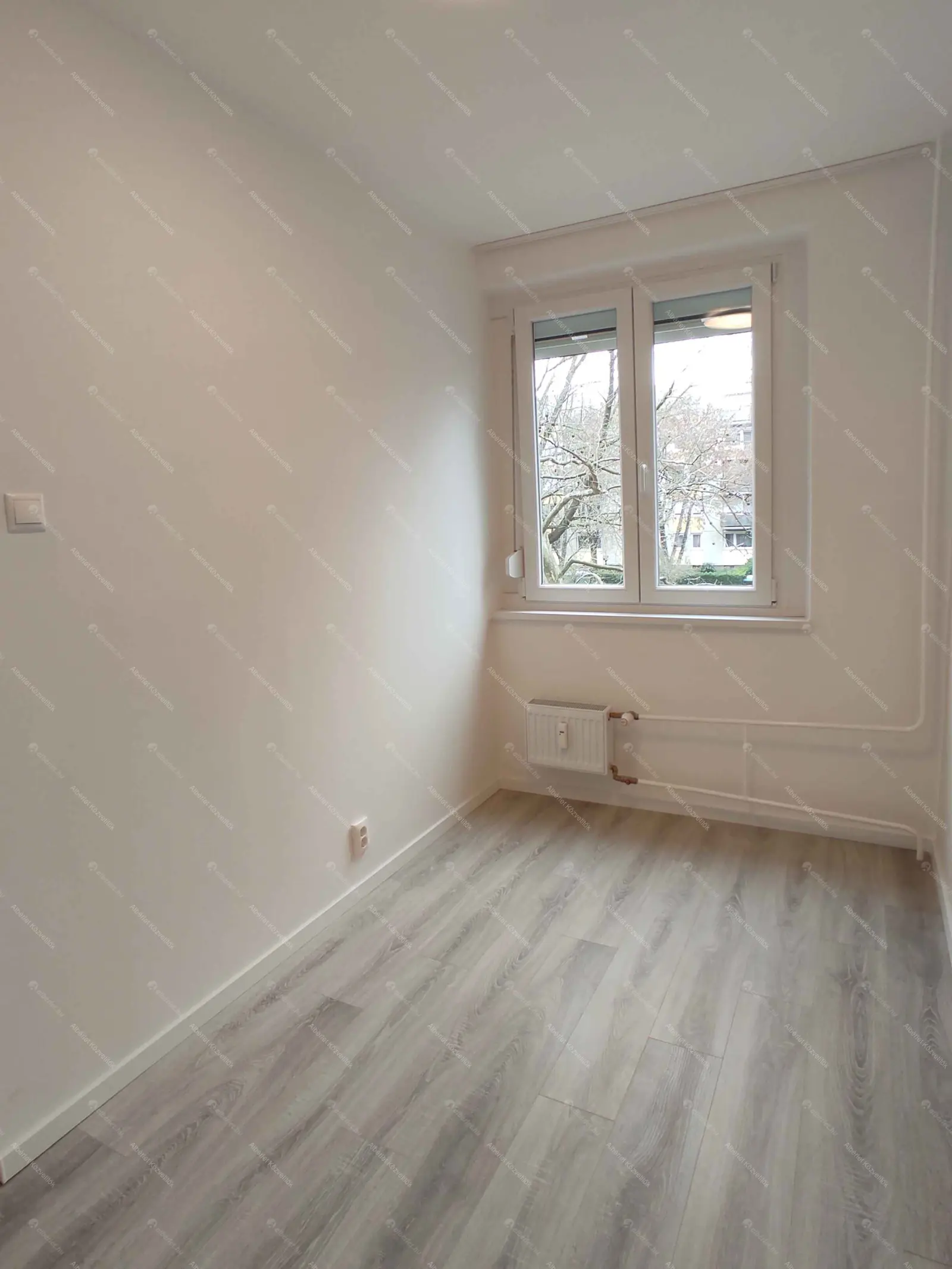 Kiadó albérlet 200000 Ft/hó áron: Budapest, XIII. kerület  Babér utca. Mérete: 35 nm, 1 szobás | Alberlet.hu - 6667720