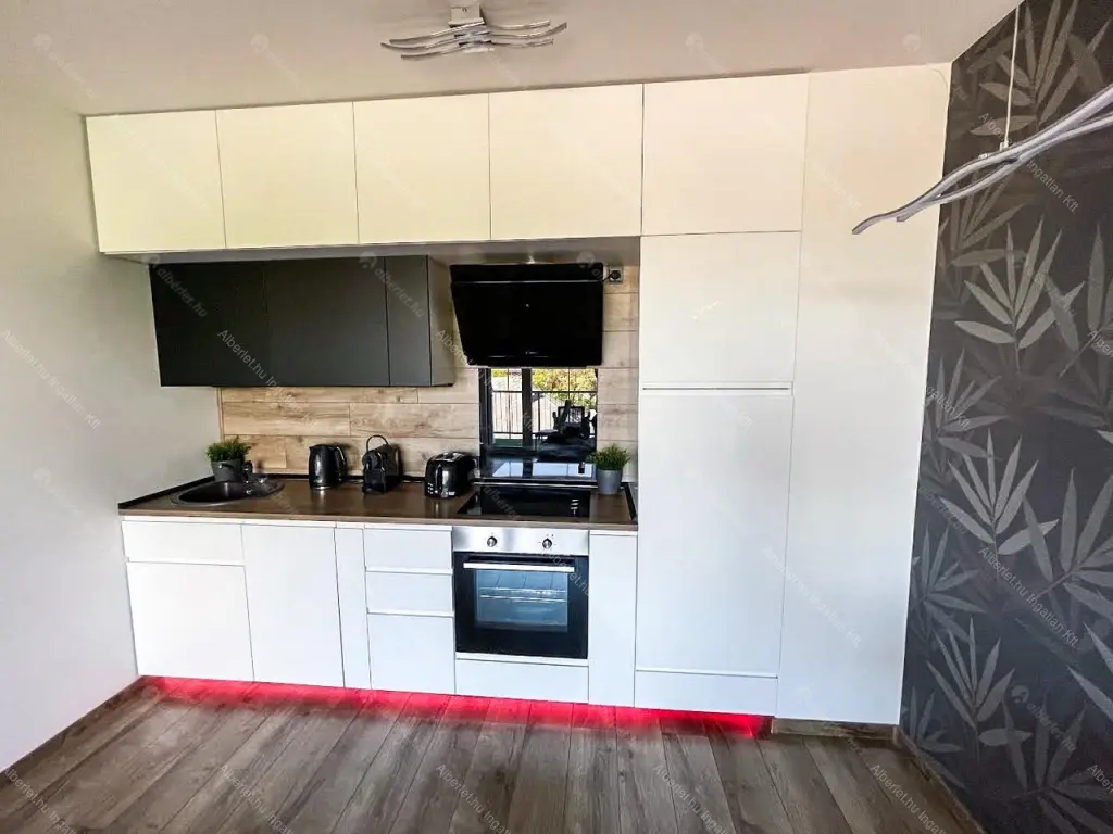 Kiadó albérlet 320000 Ft/hó áron: Budapest, XIII. kerület  Babér utca. Mérete: 50 nm, 2 szobás | Alberlet.hu - 6654767