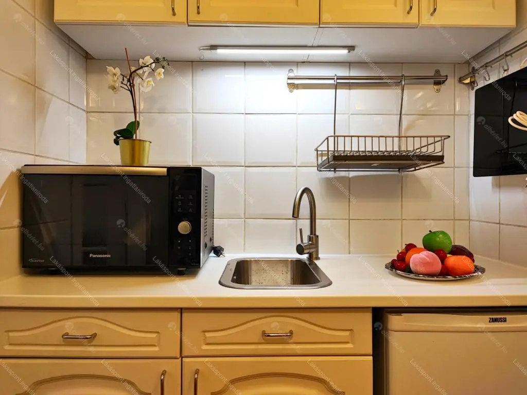 Kiadó albérlet 190000 Ft/hó áron: Budapest, XIII. kerület  Balzac utca. Mérete: 28 nm, 1 szobás | Alberlet.hu - 6697414