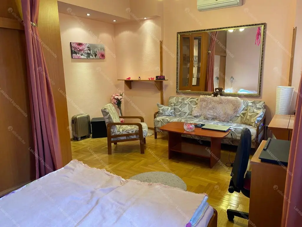 Kiadó albérlet 210000 Ft/hó áron: Budapest, XIII. kerület  Balzac utca. Mérete: 30 nm, 1 szobás | Alberlet.hu - 6704136