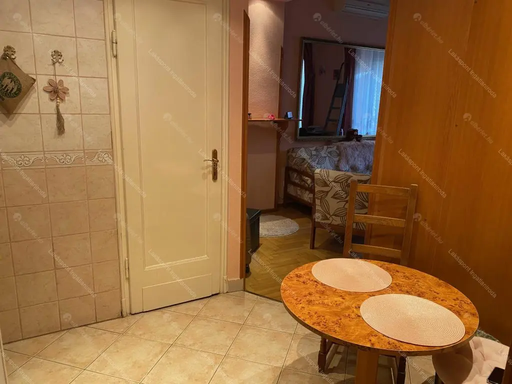 Kiadó albérlet 210000 Ft/hó áron: Budapest, XIII. kerület  Balzac utca. Mérete: 30 nm, 1 szobás | Alberlet.hu - 6704143