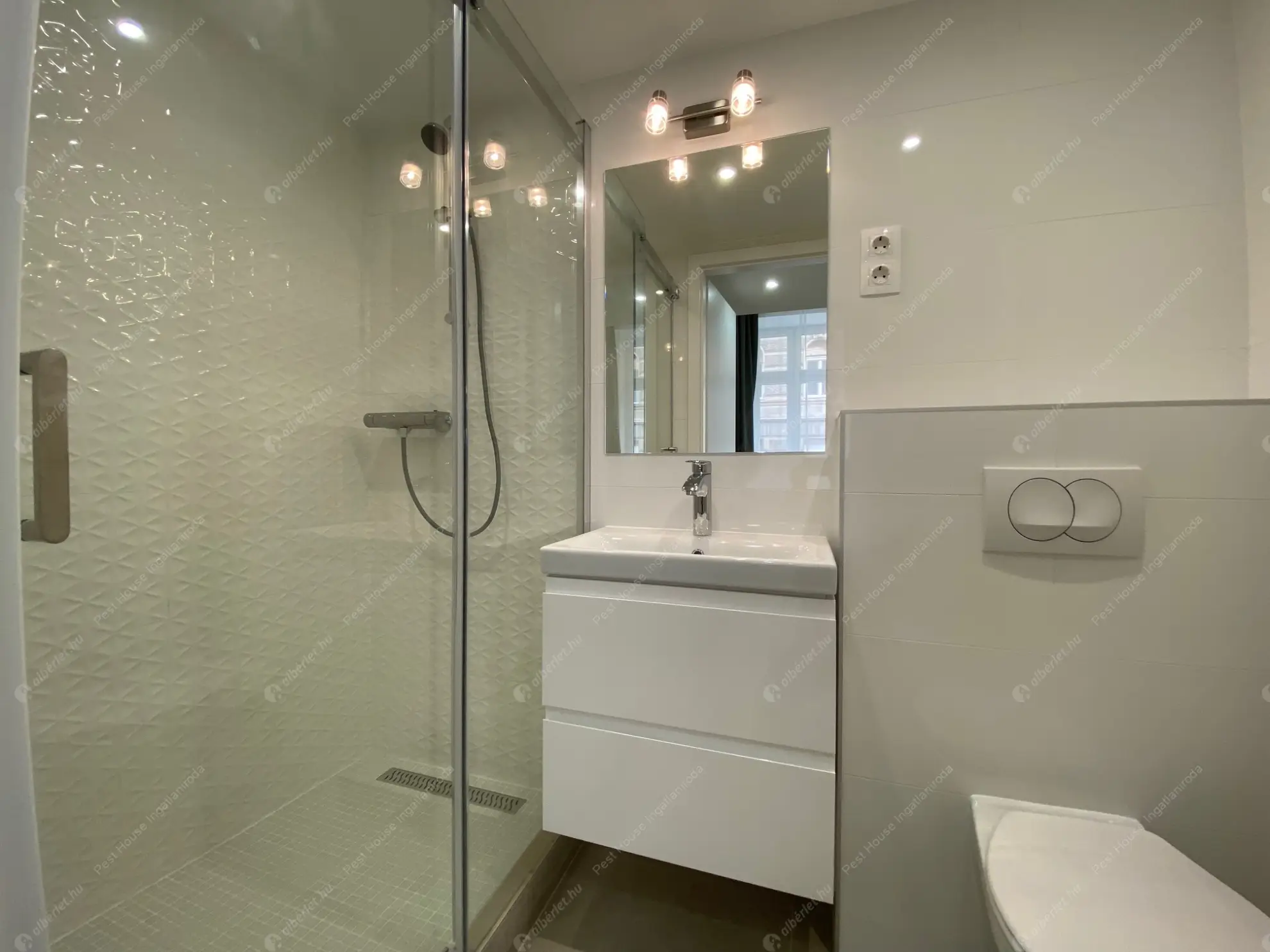 Kiadó albérlet 220000 Ft/hó áron: Budapest, XIII. kerület  Balzac utca. Mérete: 31 nm, 1 szobás | Alberlet.hu - 6582362