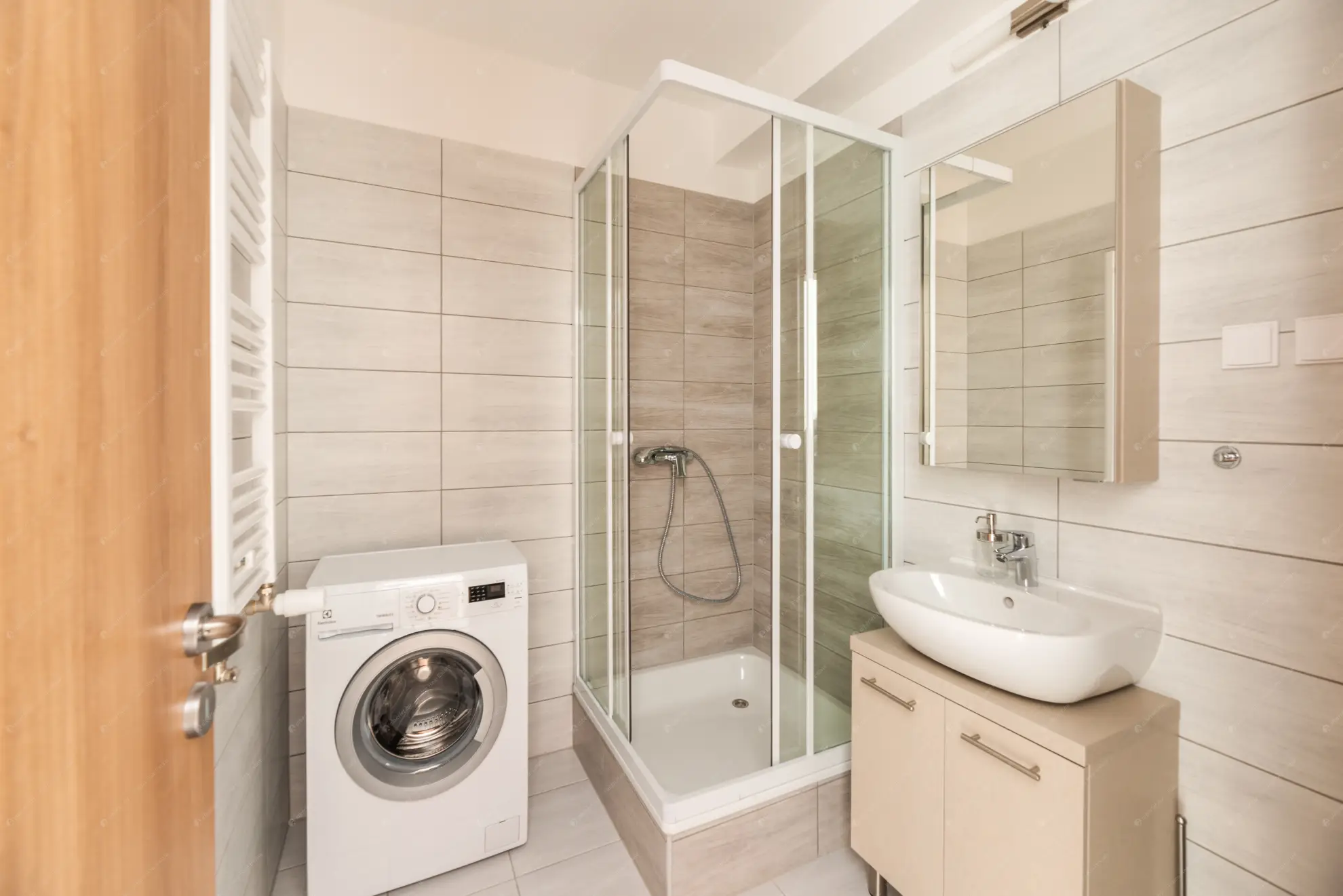 Kiadó albérlet 215000 Ft/hó áron: Budapest, XIII. kerület  Berettyó utca. Mérete: 27 nm, 1 szobás | Alberlet.hu - 6622299