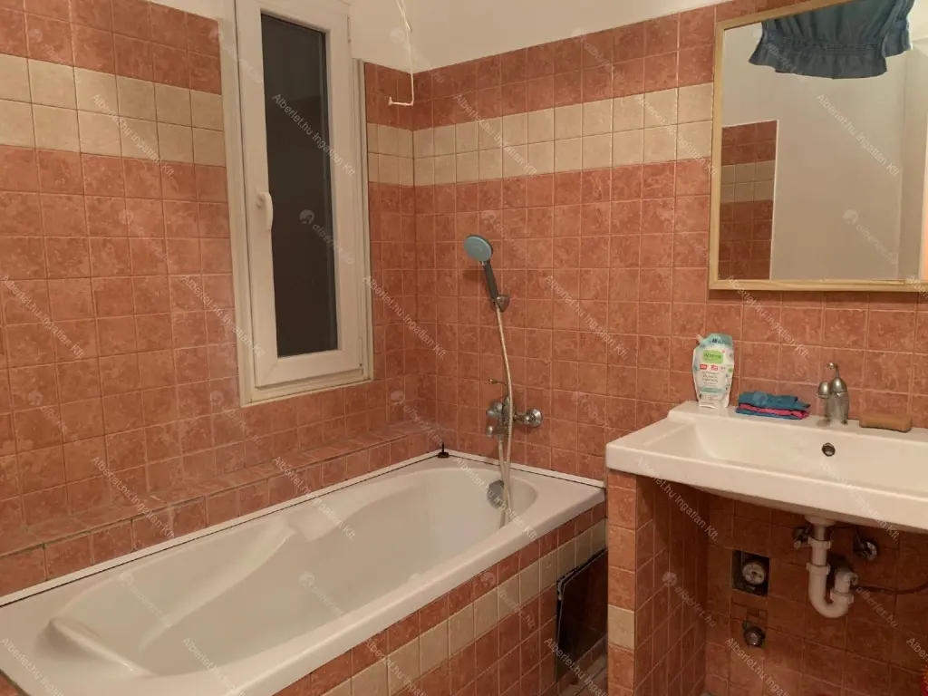 Kiadó albérlet 370000 Ft/hó áron: Budapest, XIII. kerület  Bulcsú utca. Mérete: 87 nm, 3 szobás | Alberlet.hu - 6689613