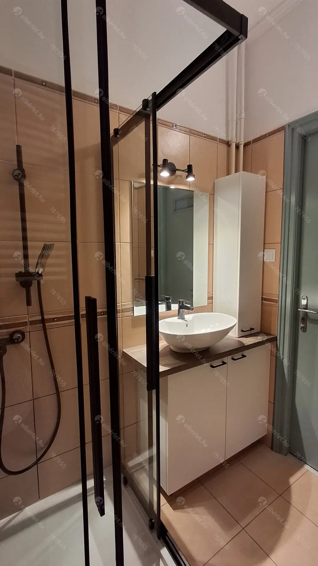 Kiadó albérlet 270000 Ft/hó áron: Budapest, XIII. kerület  Csanády utca. Mérete: 45 nm, 1 szobás | Alberlet.hu - 6528293