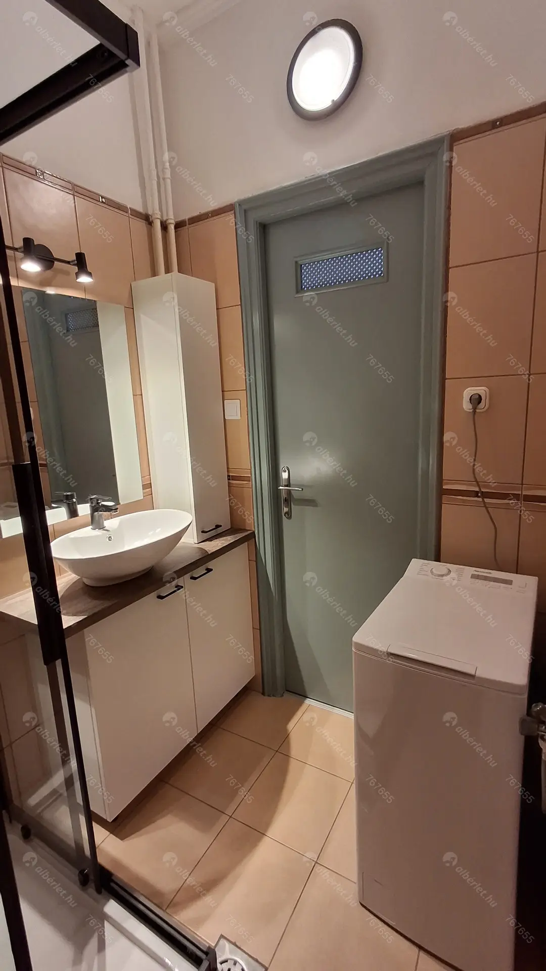 Kiadó albérlet 270000 Ft/hó áron: Budapest, XIII. kerület  Csanády utca. Mérete: 45 nm, 1 szobás | Alberlet.hu - 6528294