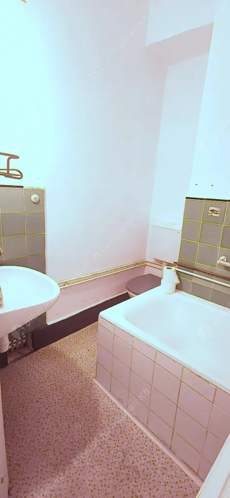 Kiadó albérlet 200000 Ft/hó áron: Budapest, XIII. kerület  Csata utca. Mérete: 40 nm, 1 szobás | Alberlet.hu - 6614792