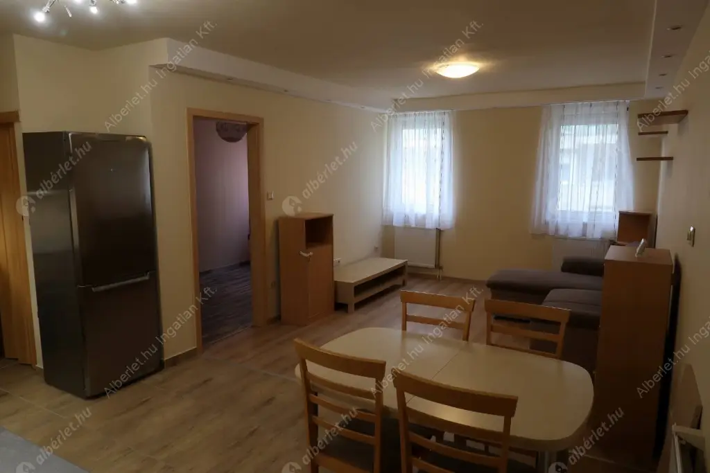 Kiadó albérlet 370000 Ft/hó áron: Budapest, XIII. kerület  Csata utca. Mérete: 74 nm, 3 szobás | Alberlet.hu - 6636045