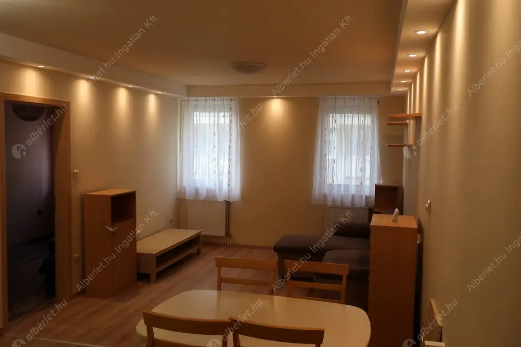 Kiadó albérlet 370000 Ft/hó áron: Budapest, XIII. kerület  Csata utca. Mérete: 74 nm, 3 szobás | Alberlet.hu - 6636050