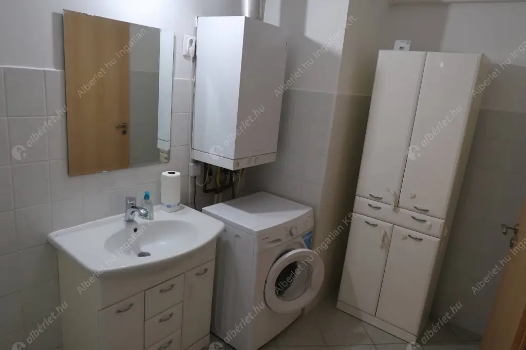 Kiadó albérlet 370000 Ft/hó áron: Budapest, XIII. kerület  Csata utca. Mérete: 74 nm, 3 szobás | Alberlet.hu - 6636055