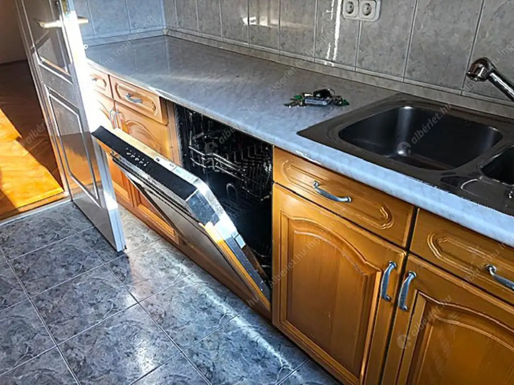 Kiadó albérlet 340000 Ft/hó áron: Budapest, XIII. kerület  Csata utca. Mérete: 82 nm, 3 szobás | Alberlet.hu - 6525109