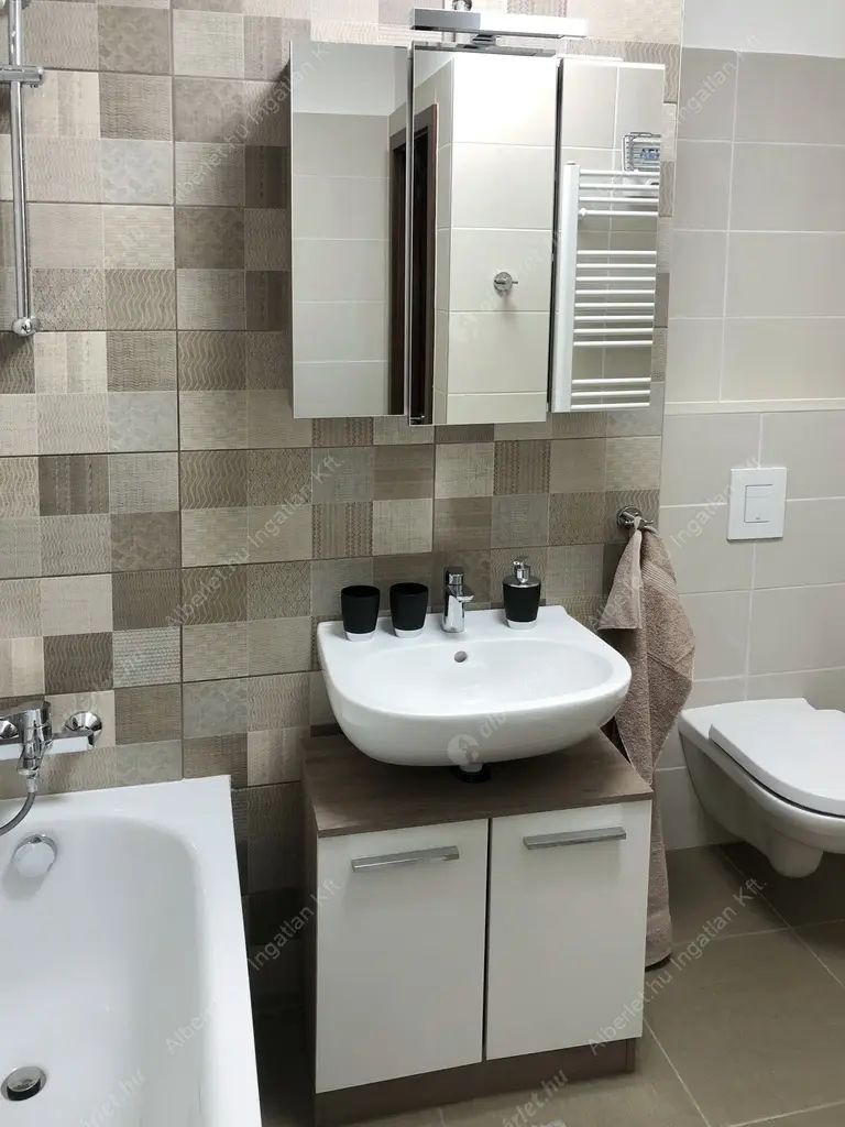 Kiadó albérlet 300000 Ft/hó áron: Budapest, XIII. kerület  Csavargyár utca. Mérete: 42 nm, 2 szobás | Alberlet.hu - 6599924