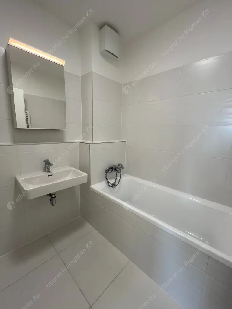 Kiadó albérlet 300000 Ft/hó áron: Budapest, XIII. kerület  Cserhalom utca. Mérete: 45 nm, 2 szobás | Alberlet.hu - 6633820