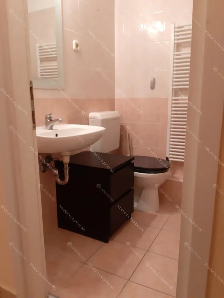 Kiadó albérlet 180000 Ft/hó áron: Budapest, XIII. kerület  Csongor utca. Mérete: 28 nm, 1 szobás | Alberlet.hu - 6642277