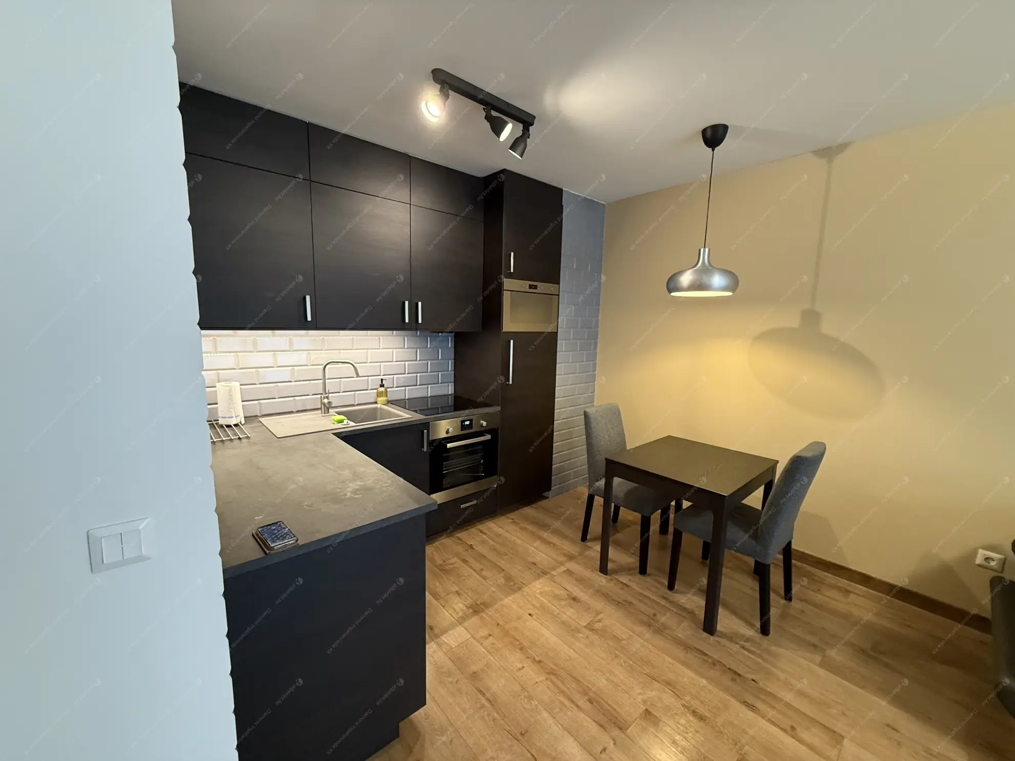 Kiadó albérlet 300000 Ft/hó áron: Budapest, XIII. kerület  Dévai utca. Mérete: 51 nm, 2 szobás | Alberlet.hu - 6631278