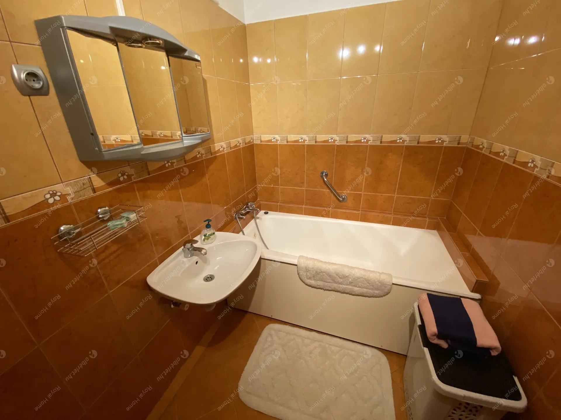 Kiadó albérlet 300000 Ft/hó áron: Budapest, XIII. kerület  Dráva utca. Mérete: 64 nm, 3 szobás | Alberlet.hu - 5825575