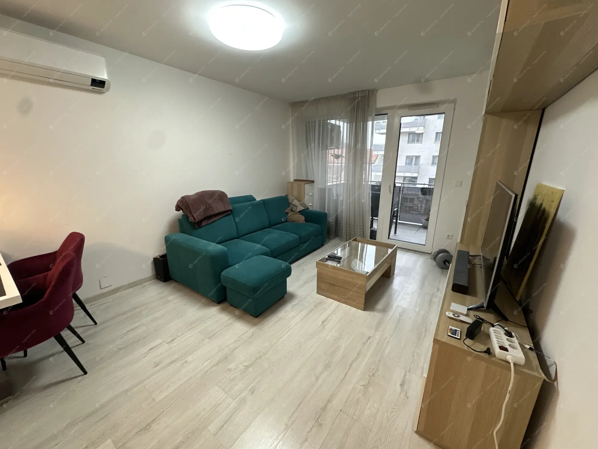 Kiadó albérlet 300000 Ft/hó áron: Budapest, XIII. kerület  Esztergomi út. Mérete: 45 nm, 1 szobás | Alberlet.hu - 6634487