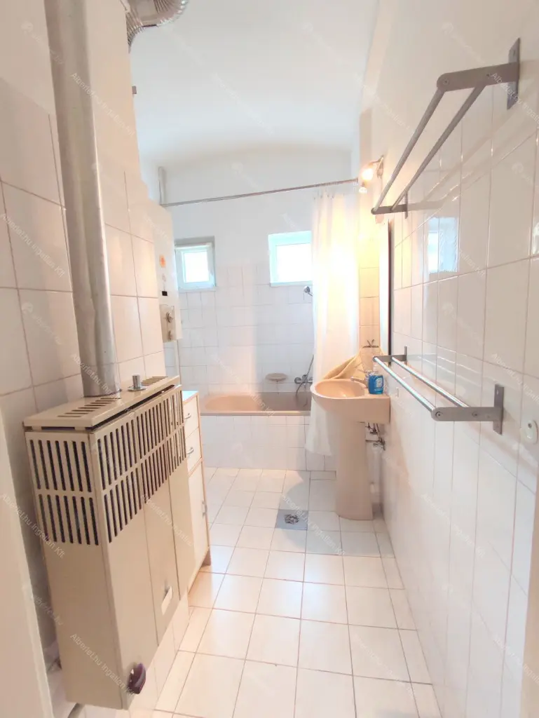 Kiadó albérlet 210000 Ft/hó áron: Budapest, XIII. kerület  Fiastyúk utca. Mérete: 40 nm, 1 szobás | Alberlet.hu - 6694560