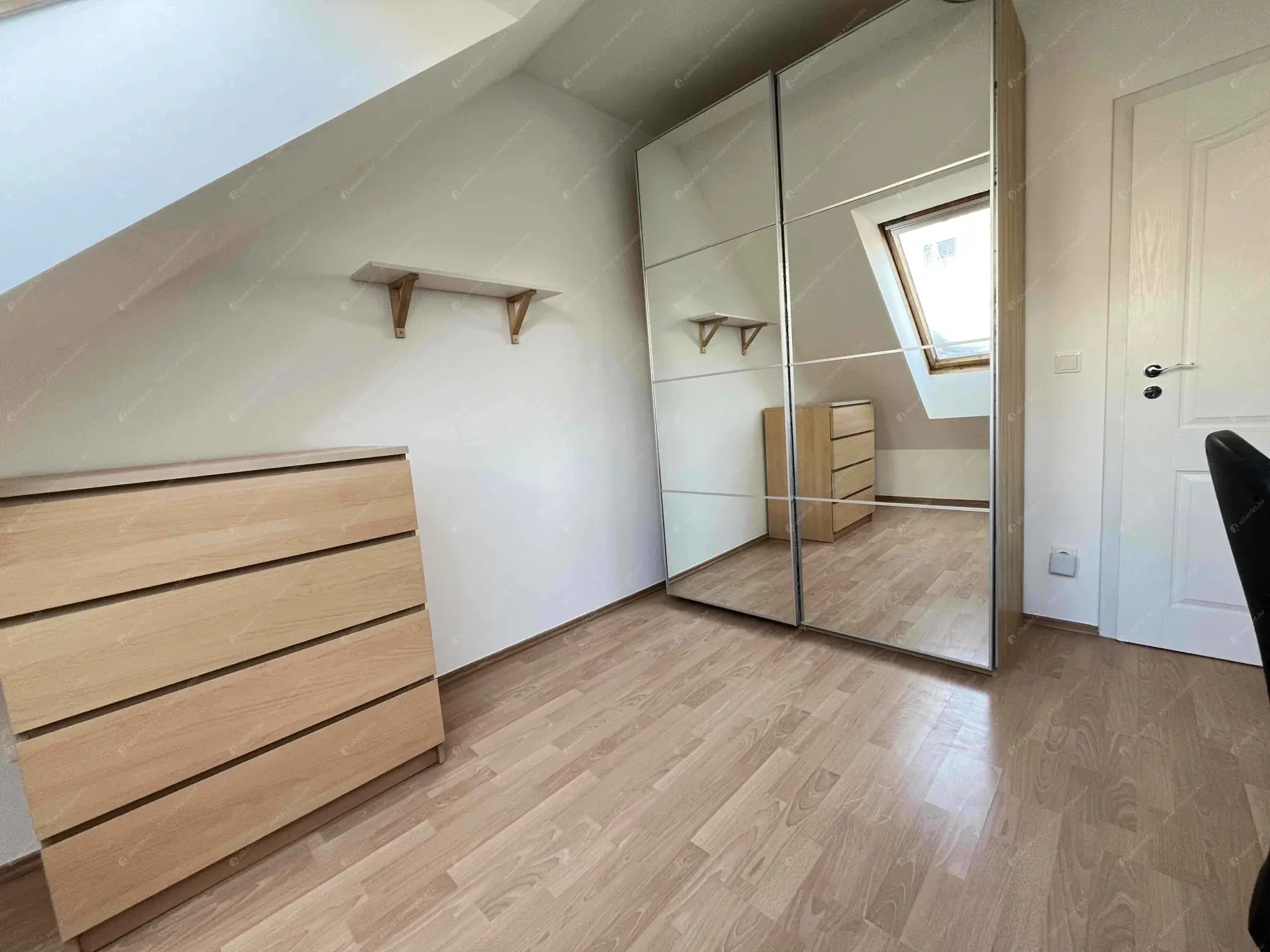 Kiadó albérlet 270000 Ft/hó áron: Budapest, XIII. kerület  Frangepán köz. Mérete: 50 nm, 1 szobás | Alberlet.hu - 6616818