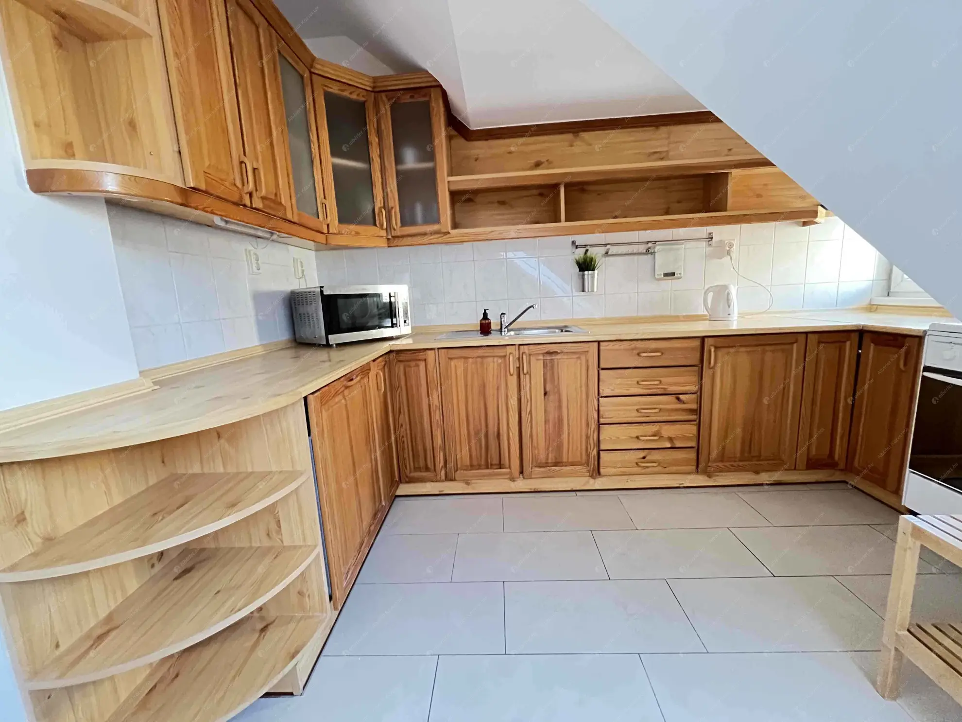 Kiadó albérlet 270000 Ft/hó áron: Budapest, XIII. kerület  Frangepán köz. Mérete: 50 nm, 1 szobás | Alberlet.hu - 6616827