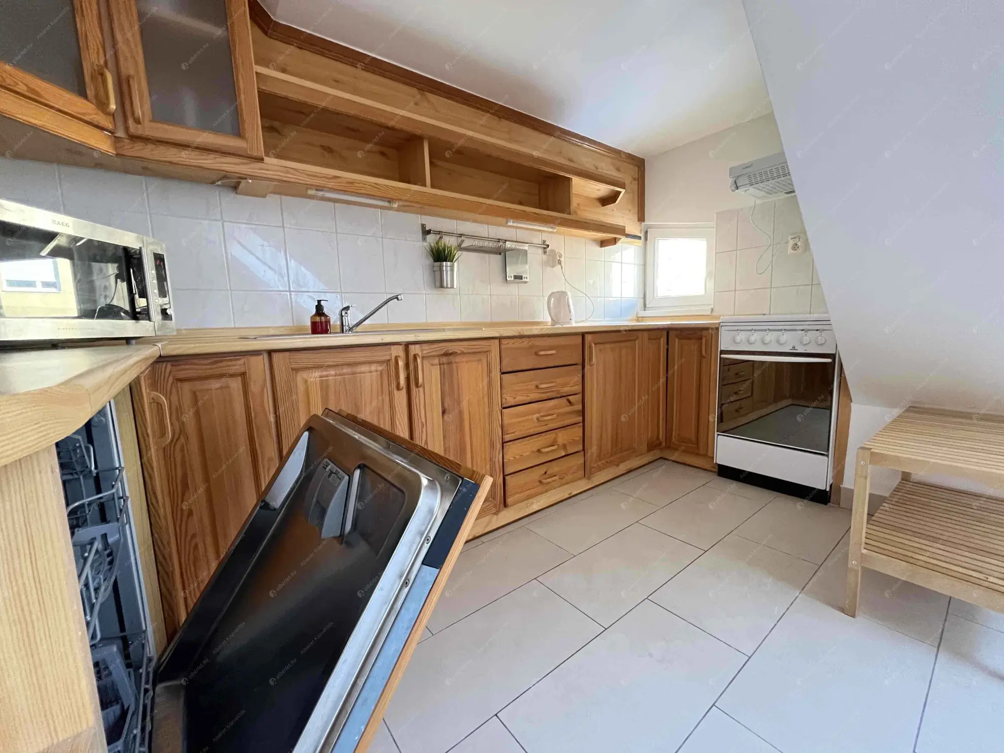 Kiadó albérlet 270000 Ft/hó áron: Budapest, XIII. kerület  Frangepán köz. Mérete: 50 nm, 1 szobás | Alberlet.hu - 6616828