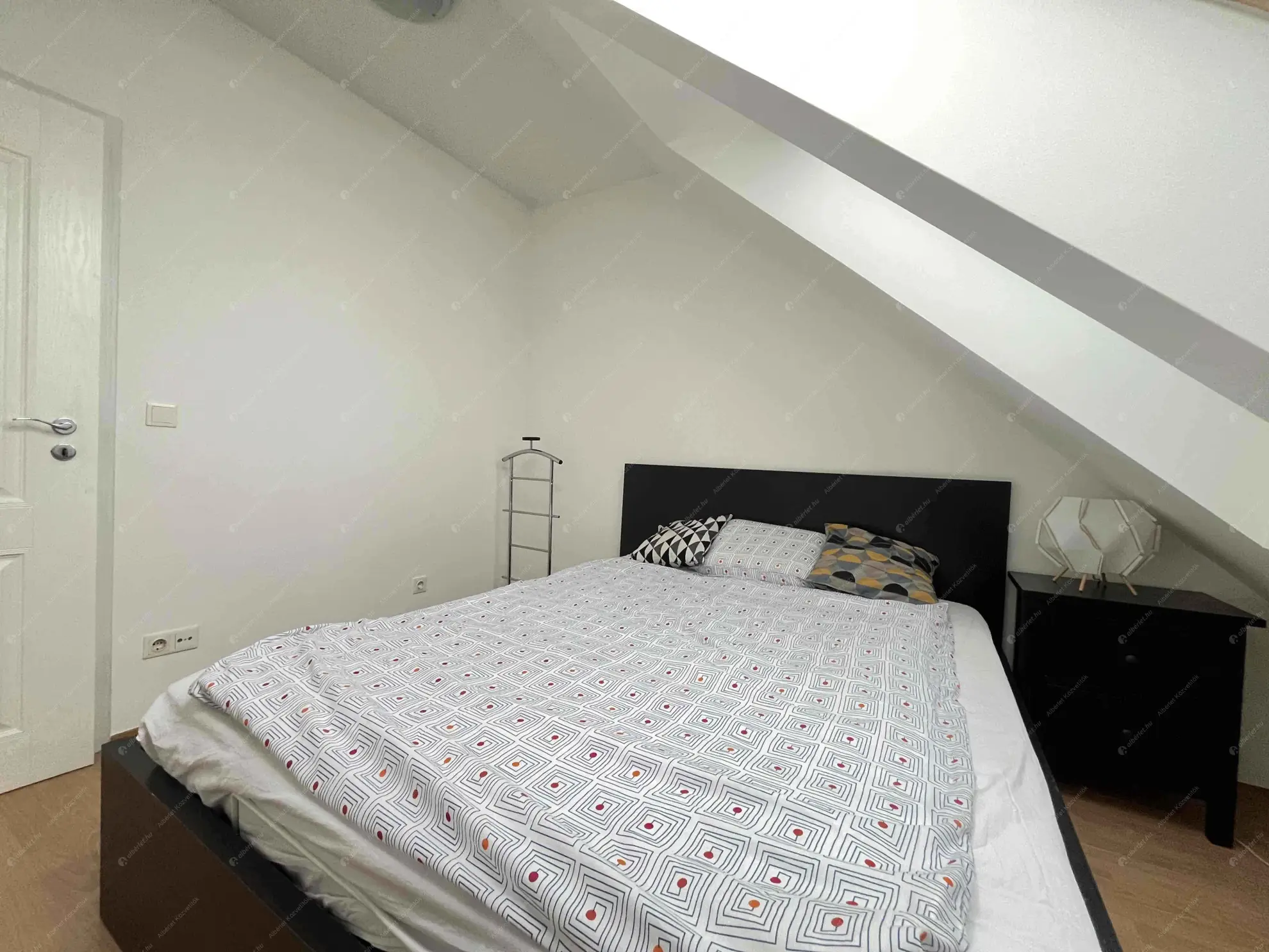 Kiadó albérlet 270000 Ft/hó áron: Budapest, XIII. kerület  Frangepán köz. Mérete: 50 nm, 1 szobás | Alberlet.hu - 6616831